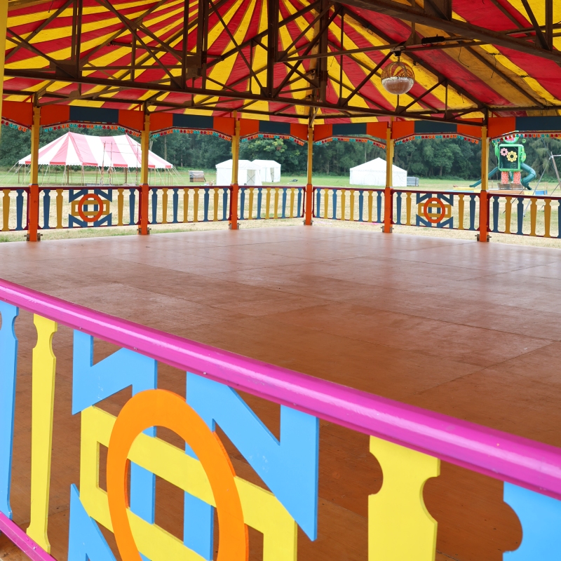 the_artful_dodgems-website_venues_1971_gallery_5